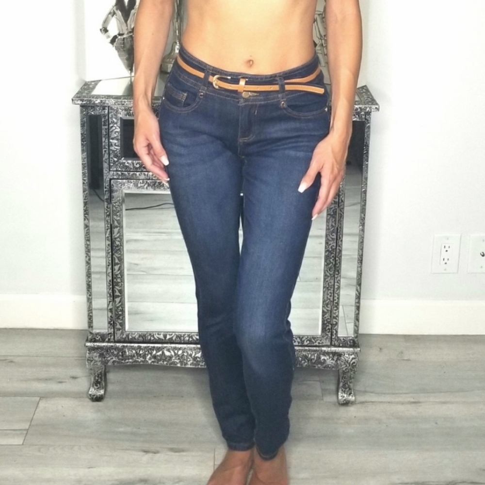 Dark wash double button skinny jean